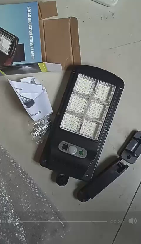Încarcă clipul video: 